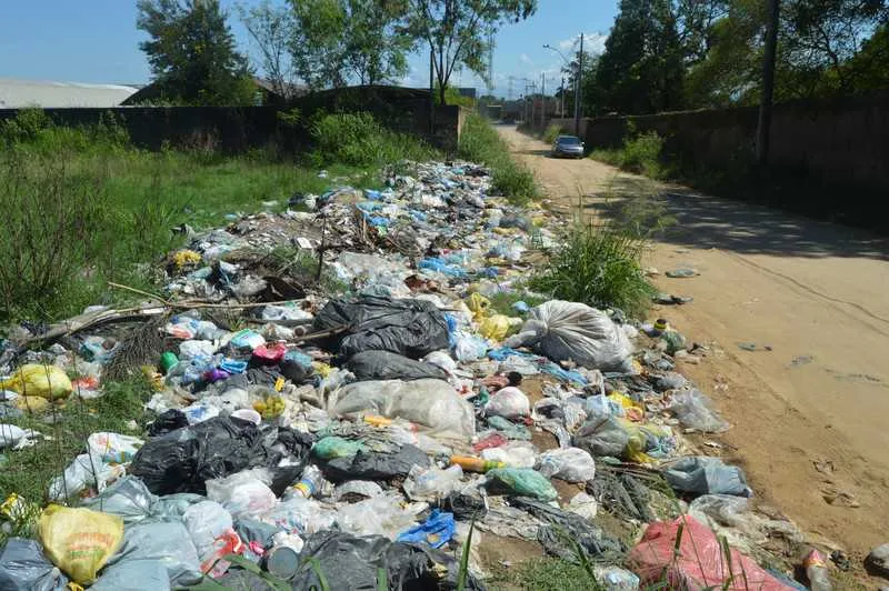 Daniel Matias reclama da falta de pavimentação, saneamento básico e iluminação pública