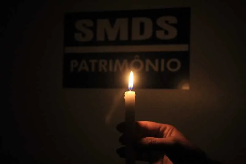 Apenas a sede da prefeitura teve a energia religada, por força de uma liminar favorável da Justiça