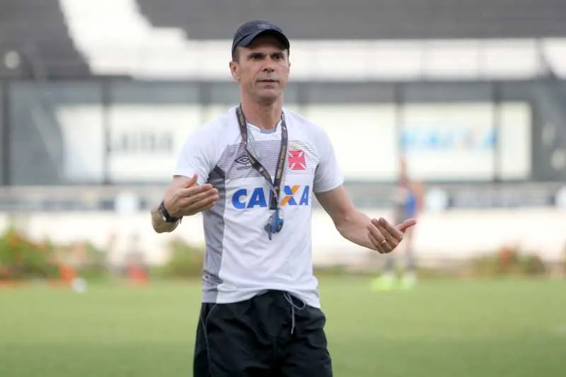 Milton Mendes comanda o Cruzmaltino pela primeira vez contra o Rubro-Negro de Zé Ricardo, hoje, às 18h30, no Maracanã