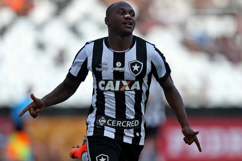  Atacante Sassá, que chegou a ser afastado do elenco no início do ano,foi o destaque da partida


