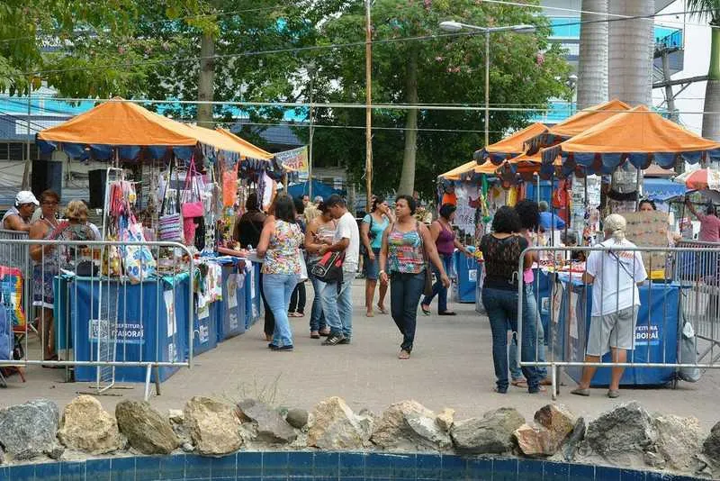 A feira está funcionando todas as quintas e sextas, das 9h às 18h e sábados, das 9h às 12h