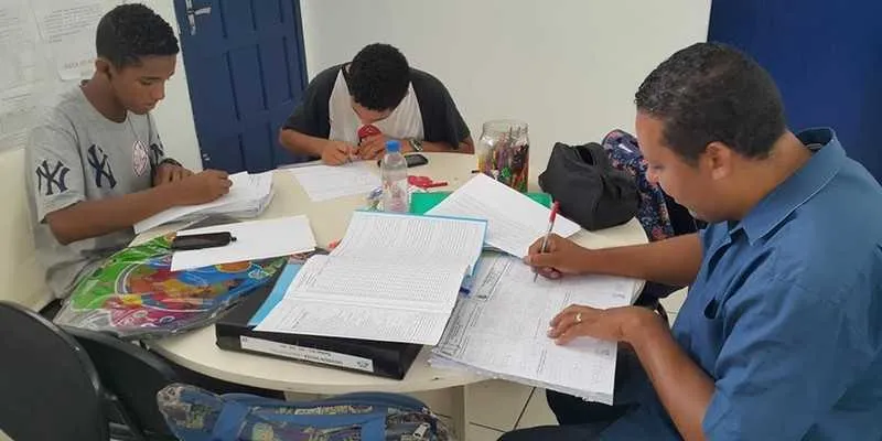 Estudantes da rede municipal ainda estão tendo aulas de reposição após sete meses de greve