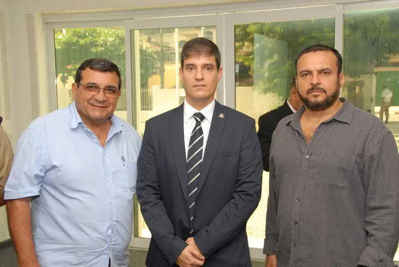 Prefeito José Luiz Nanci recebeu equipamentos do subsecretário estadual Rodrigo Sousa Alves