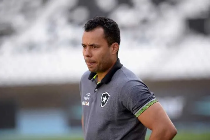  Jair Ventura tem muitos problemas para escalar a equipe amanhã