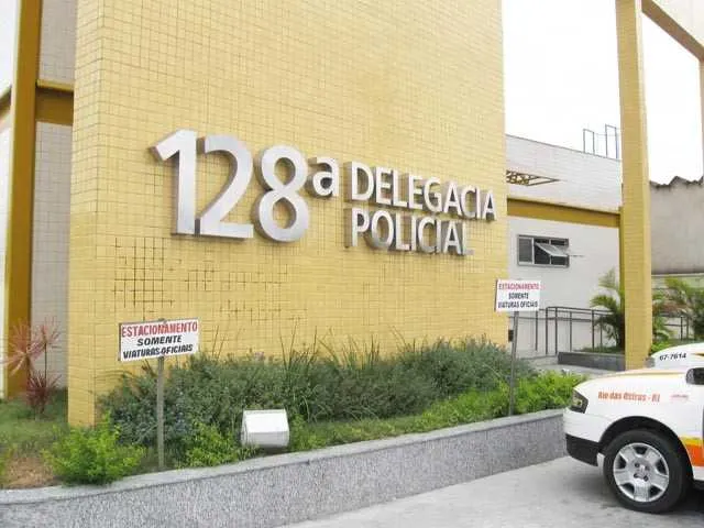 Pastor evangélico foi levado para a delegacia de Rio das Ostras, responsável pelas investigações

