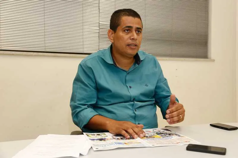 Moções de aplausos aos policiais militares, que estão presos pela execução dos traficantes, foram sugeridas pelo vereador Maciel (PMN), que também é policial militar