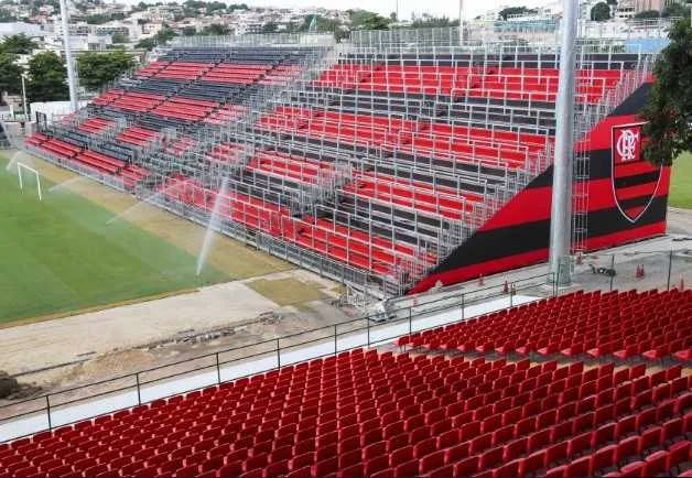 O estádio, na Ilha do Governador, pertence à Portuguesa-RJ