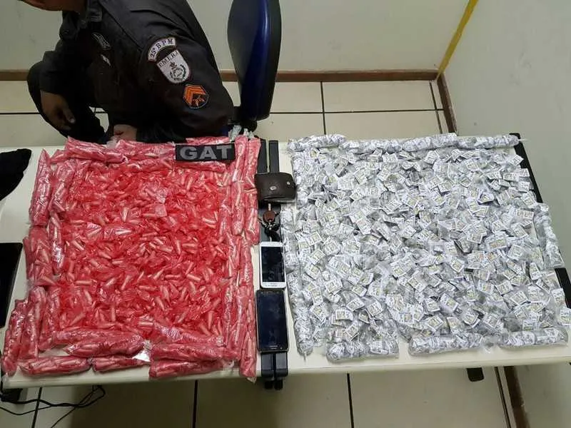 PM apreende drogas avaliadas em R$ 100 mil em diferentes ocorrências em Cabo Frio


