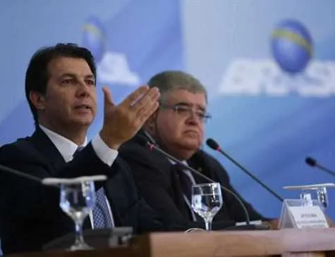 Imagem ilustrativa da imagem Leitura do parecer da reforma da Previdência é adiada para amanhã