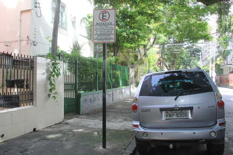 O problema de ‘estacionamento pago’ está sendo denunciado pelos moradores do Jardim Icaraí