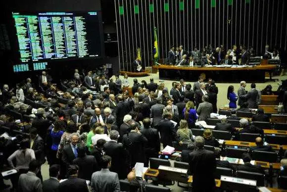 Imagem ilustrativa da imagem Câmara aprova texto base do projeto de recuperação fiscal dos estados