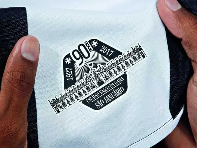 Uniforme de 2017 tem selo de 90 anos de São Januário