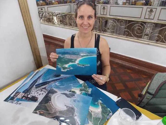 Coordenadora do programa no Brasil, Leana Bernard faz vistoria hoje na orla da Praia do Peró