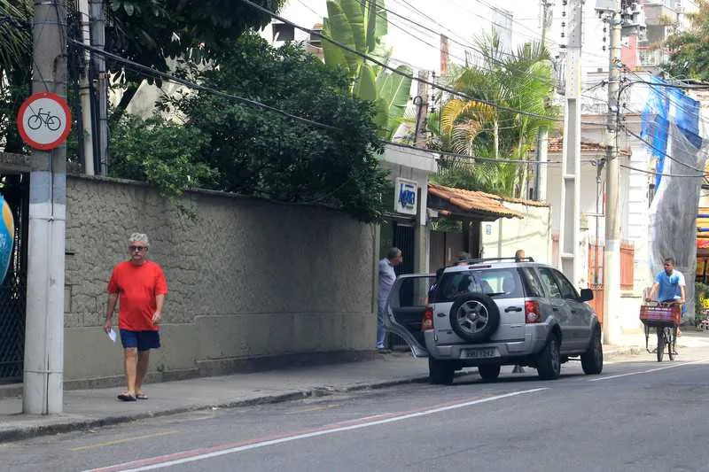 Os motoristas ignoram as ciclofaixas existentes na Zona Sul e deixam ciclistas ‘na berlinda’