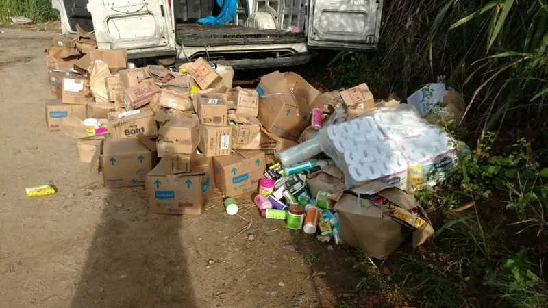 Foram recuperados produtos de farmácia, cosméticos e mercadorias de uma grande lanchonete de fast-food.