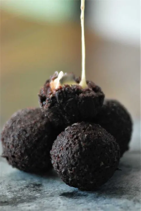 Bolinho de arroz negro - Armazém e Botequim Granel - R$19