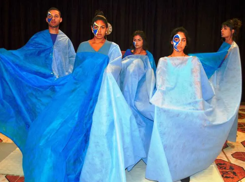 A performance teatral acontece neste domingo (30), no MAC