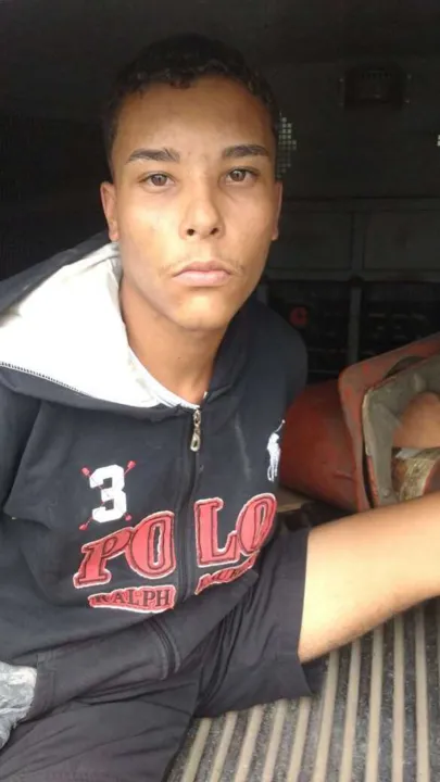 Suspeito percebeu a chegada a polícia e não resistiu a prisão