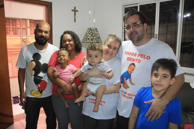  Pais de Bento abrigaram família de Maria Alice que veio da Bahia. Os dois têm mesmo problema