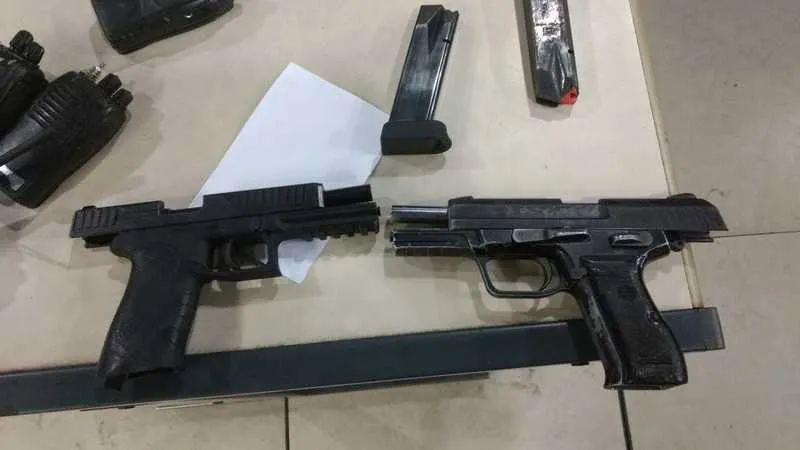 Na ação, montada para tentar neutralizar as atividades de traficantes, armas foram apreendidas