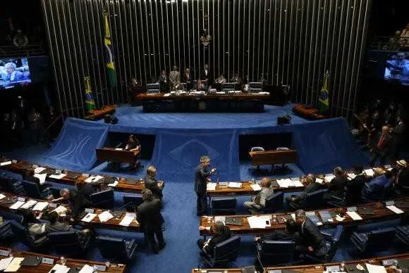 No caso da reforma trabalhista, as primeiras discussões deverão ser a respeito da imposição ou não de urgência para sua tramitação