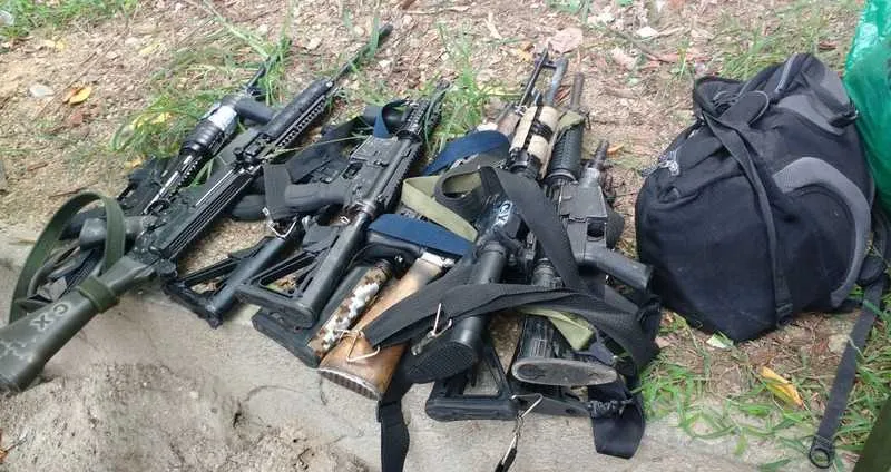 Grande operação policial tem saldo de 17 fuzis apreendidos