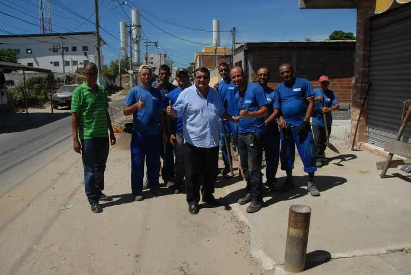 A via recebeu também reparos na rede de manilha e calçadas