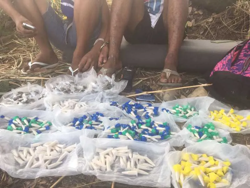 Jovens estavam com grande quantidade de drogas
