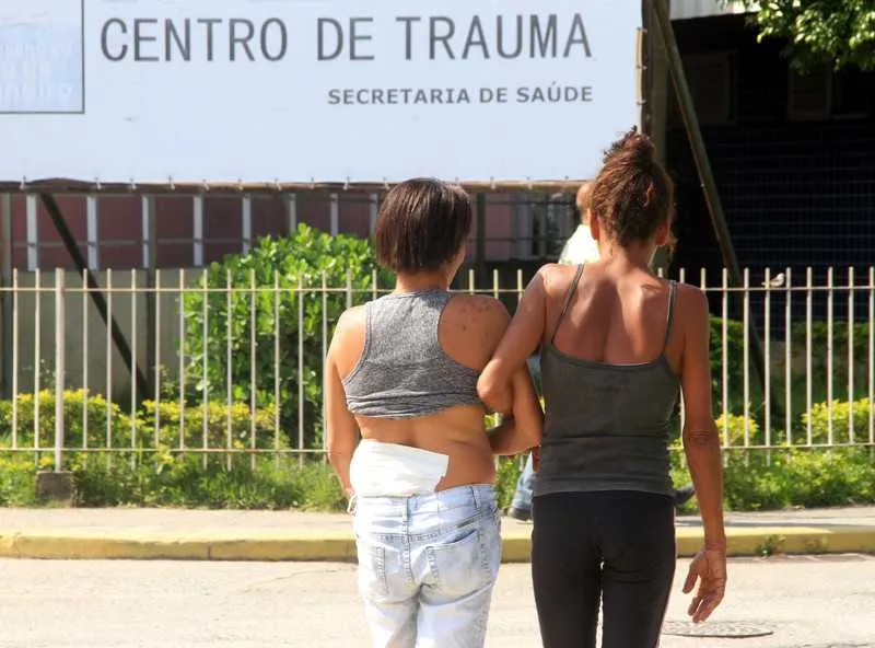  Silvia e Maryelen foram levadas para o Hospital Alberto Torres