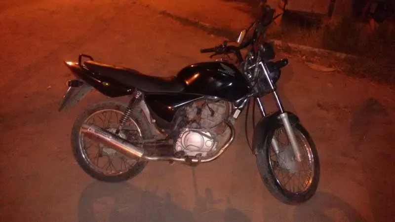 Moto roubada foi recuperada minutos depois