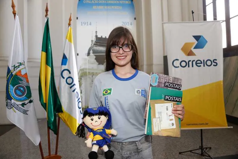 Anna Clara Ximenes tem 14 anos e é estudante do Colégio Estadual Manuel de Abreu, em Niterói