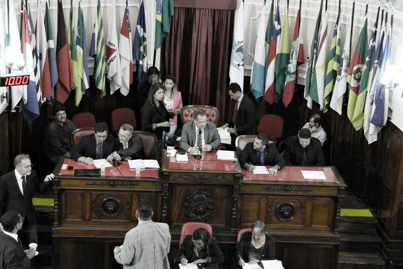 Mensagem do Executivo que beneficiou guardas municipais foi aprovada por unanimidade na Câmara