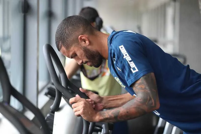 Rômulo fez apenas atividades específicas, ontem, no ‘Ninho’