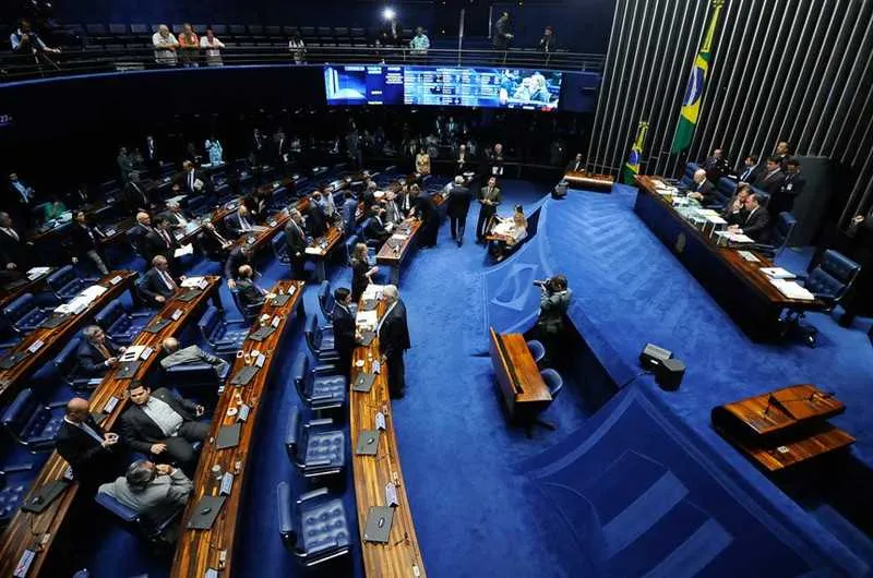 Entre as principais discussões estão a votação da PEC do crime de estupro e do foro privilegiado