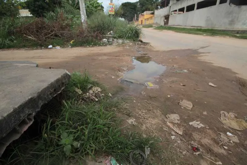 Os moradores de Santo Antônio sofrem com o descaso, falta tudo: asfalto, saneamento e iluminação