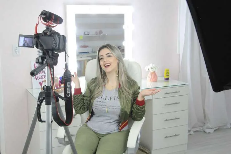 Youtuber gonçalense acumula mais de 1 milhão de pessoas acompanhando seu trabalho