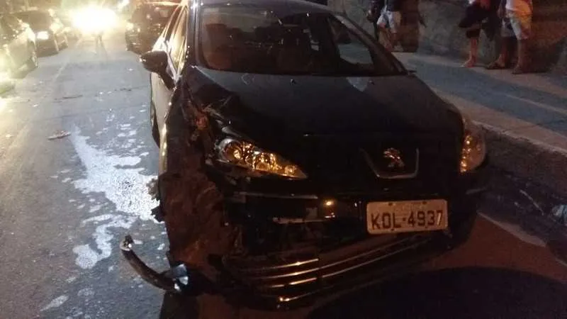 O menor estava com um comparsa em um carro
