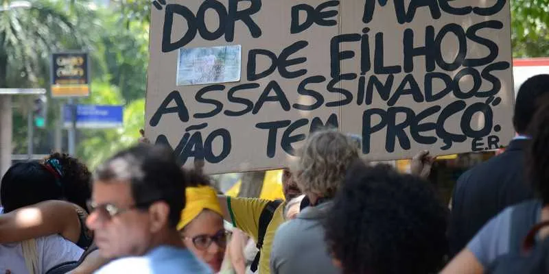Imagem ilustrativa da imagem Um em cada três brasileiros teve amigo ou parente assassinado, diz pesquisa