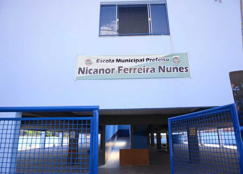 A construção terá cinco salas de aula, além de outras novas instalações que estão sendo concluídas, como laboratório de informática e biblioteca
