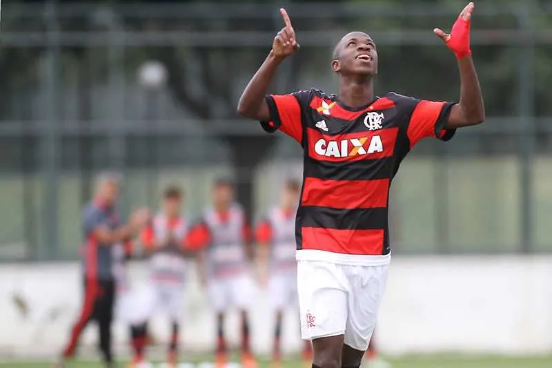 Natural de São Gonçalo, Vinicius Junior vem se destacando nas categorias de base do clube