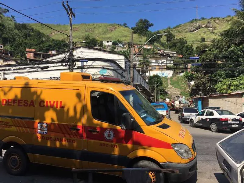 O corpo do suspeito foi levado para o Instituto Médico Legal da cidade