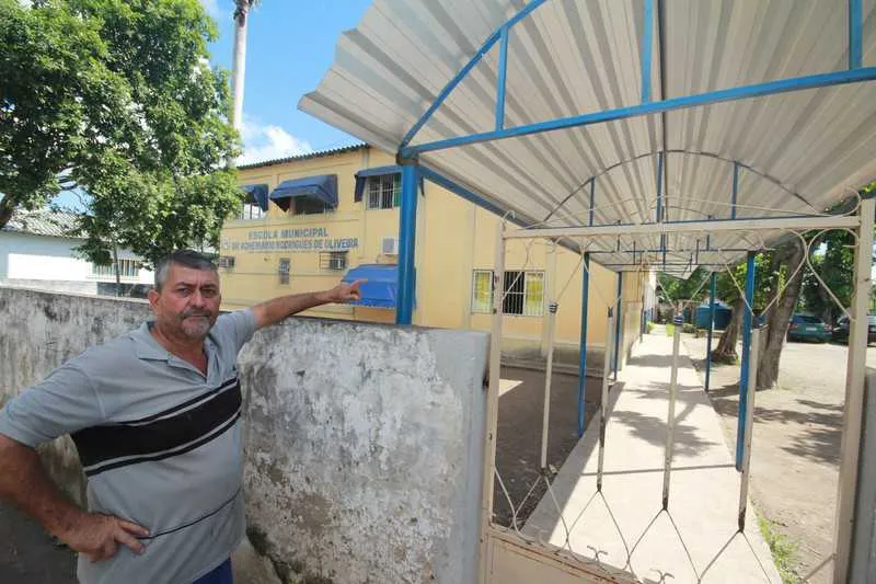 Pedro Jardim conta que a unidade só conta com uma merendeira e um funcionário de limpeza