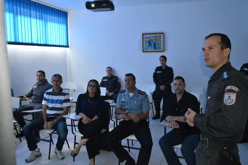 Projeto foi apresentado à prefeita Grasiella Magalhães por representantes da Polícia Militar