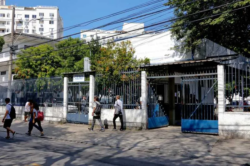 Escola Técnica Estadual Henrique Lage está sem receber verbas do Governo do Estado há um ano