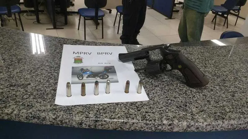 Homem foi detido em flagrante durante uma blitz. 