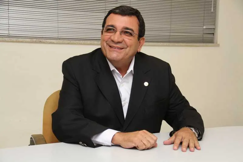 Prefeito José Luiz Nanci reformou colégio que atende 400 alunos no bairro Jardim Catarina