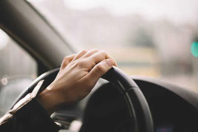 Em São Gonçalo, está sendo oferecida uma chance de trabalho para a função de motorista de furgão