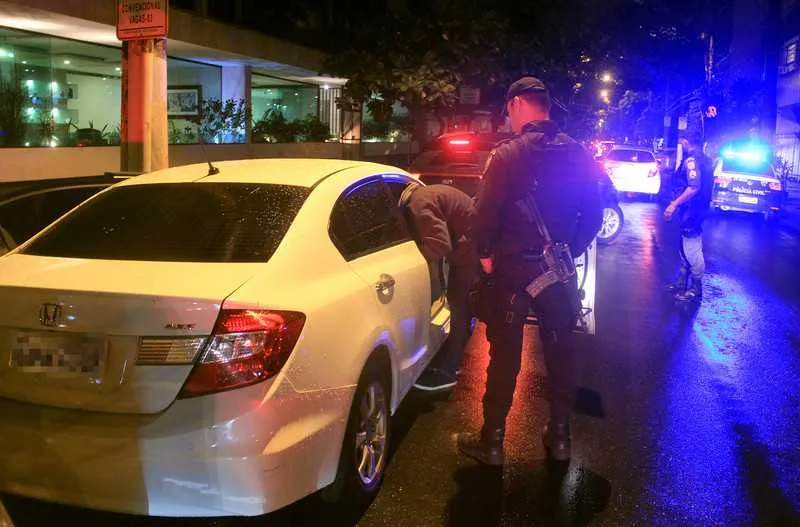 Apenas um suspeito entrou no prédio onde ocorreu o assalto