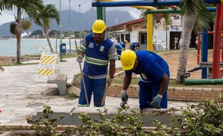 Os engenheiros fizeram levantamentos para identificar reparos

