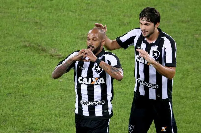 Bruno Silva marcou um ‘golaço’ e abriu o placar sobre a ‘Macaca’